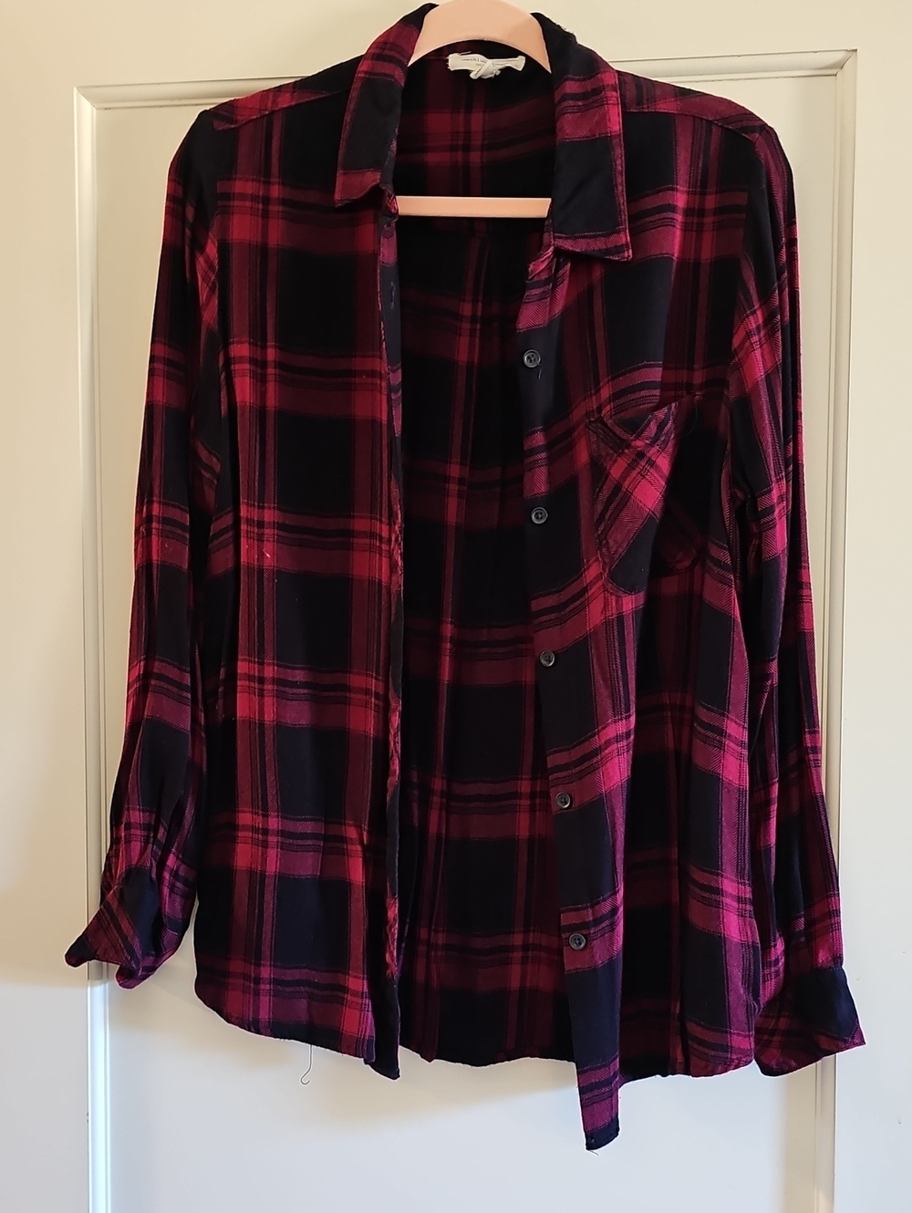 beachlunchlounge Black and Pink Knit Top